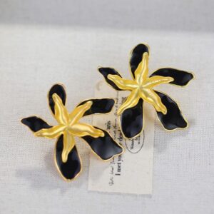Simple classic style flower enamel alloy ear studs