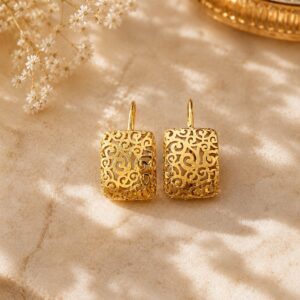 Filigree Earrings close