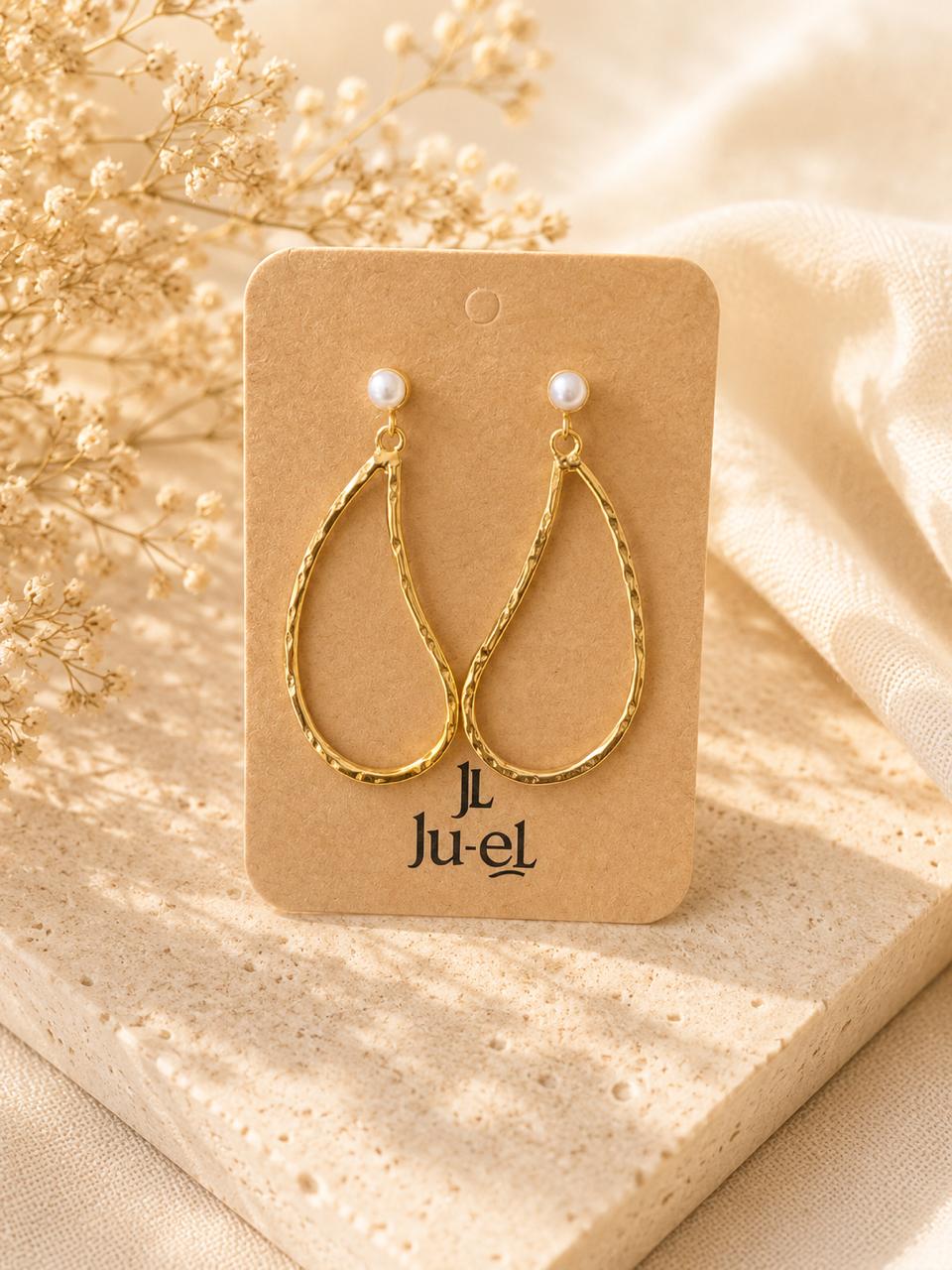 Pearl droplet earrings